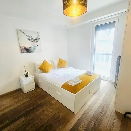 Comfort 2br Flat Close To Center شقة *